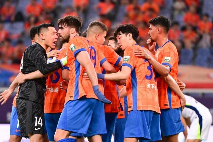 鲁沪大战前传闻不断!媒体人:韩鹏或离队专注全运,崔康熙或回归